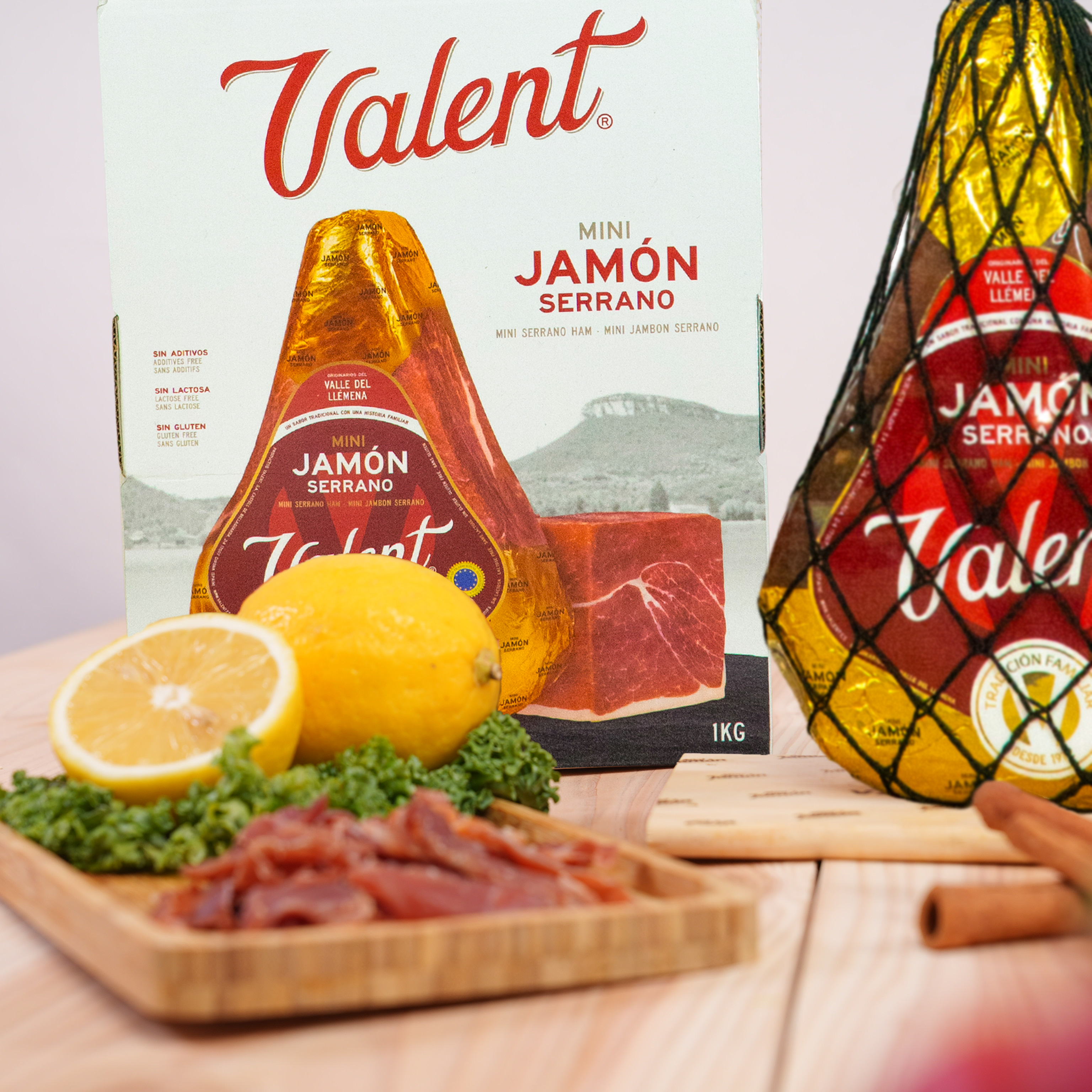 dui-heo-muoi-mini-tay-ban-nha-jamon-serrano-valent